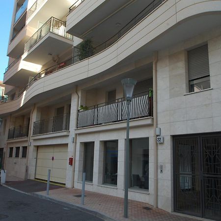 Charmant 2P Moderne Avec Terrasse, Parking Prive, En Plein Centre De Menton, A 2 Pas De La Mer - Fr-1-196-200 מראה חיצוני תמונה