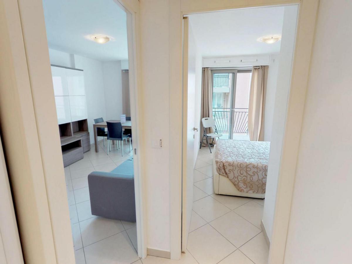 Charmant 2P Moderne Avec Terrasse, Parking Prive, En Plein Centre De Menton, A 2 Pas De La Mer - Fr-1-196-200 מראה חיצוני תמונה